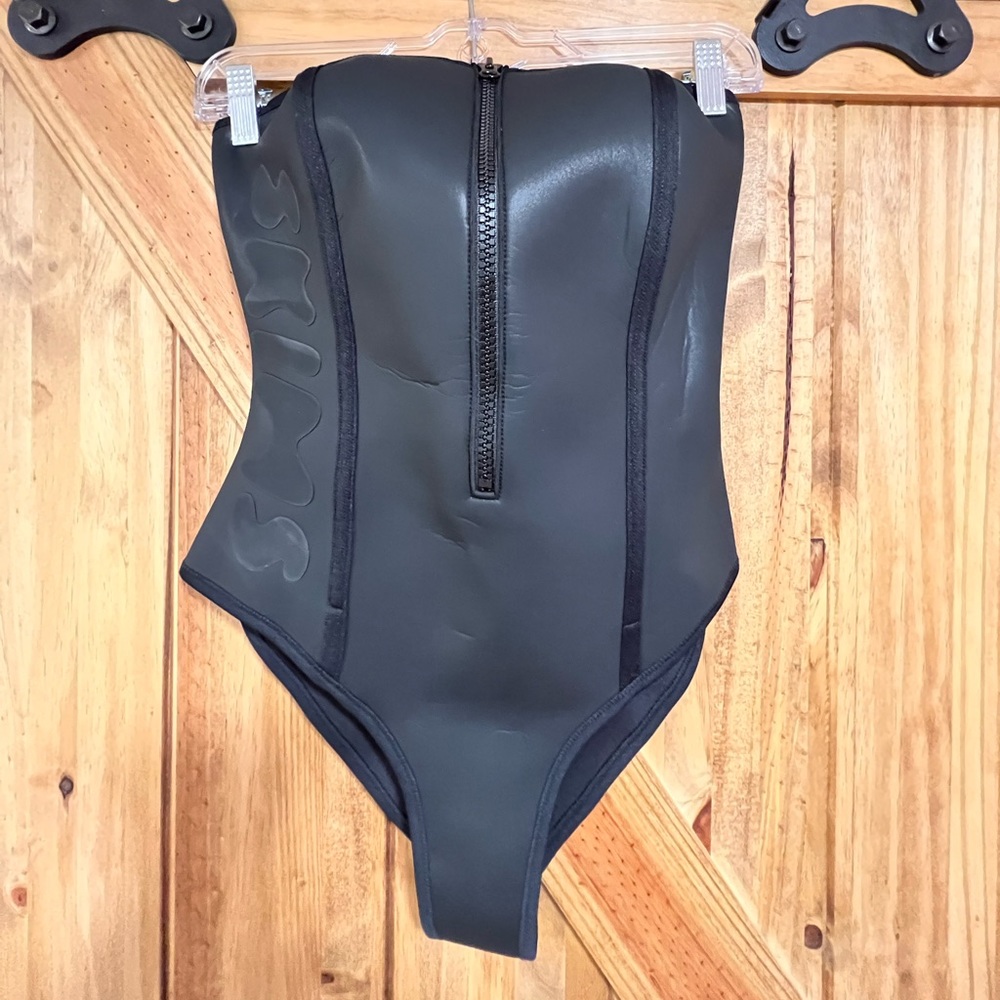 Skims RUBBERIZED SCUBA SWIM STRAPLESS ONE PIECE